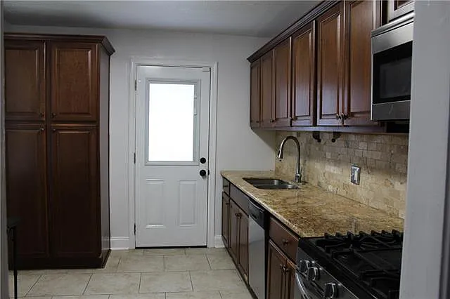 2002 Georgia Ave — Photo 5