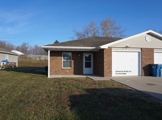 225 Rylee Cir UNIT C, Holts Summit, MO 65043