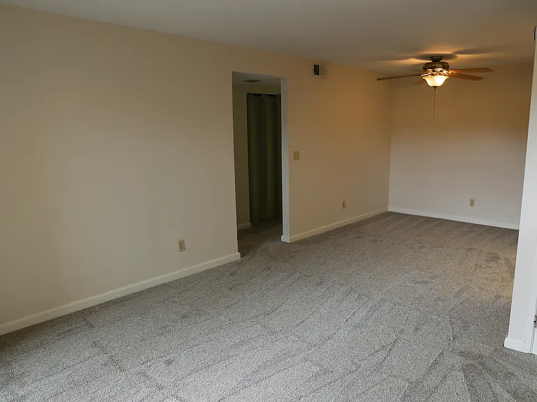 33941 Milton St — Photo 14
