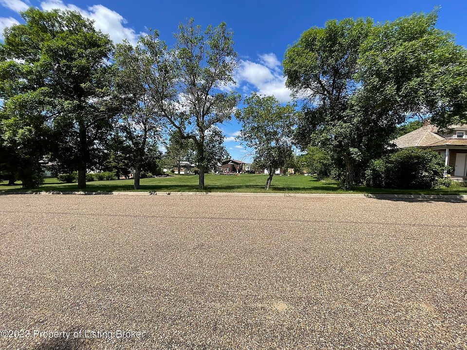 1st image of 380 Veigel Ave