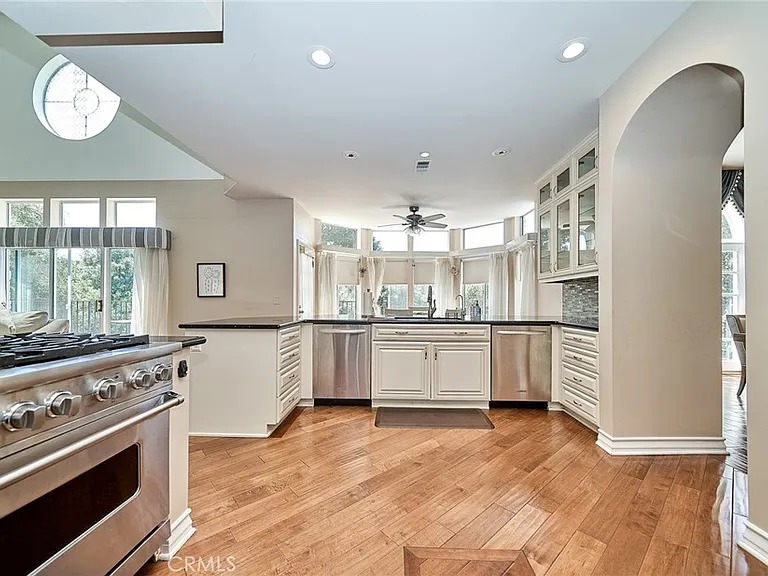 1089 Village Dr — Photo 17