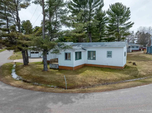 N7799 Bayberry Ln, Munising, MI 49862