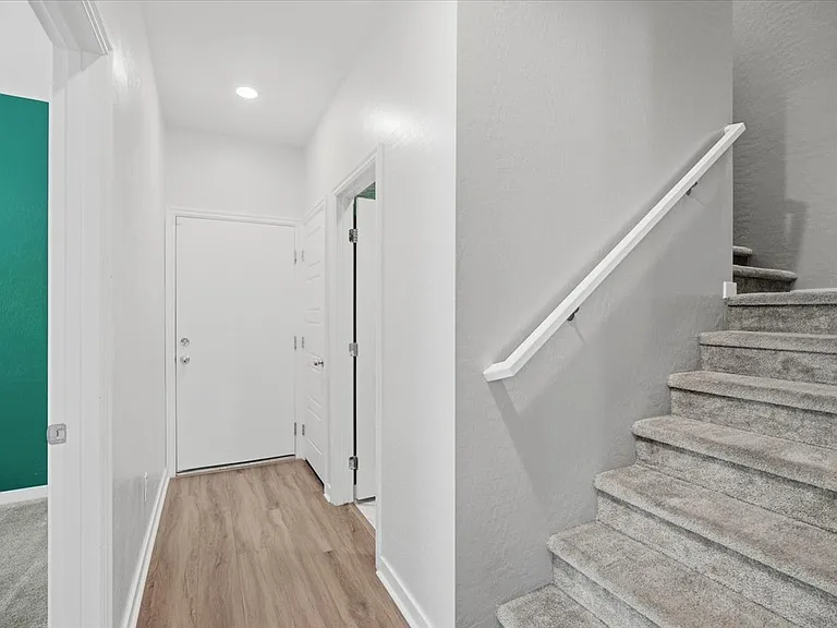 6510 Silver Estates Ave — Photo 12