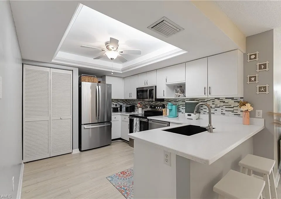 809 Augusta Blvd #6