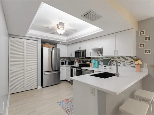 809 Augusta Blvd APT 6, Naples, FL 34113