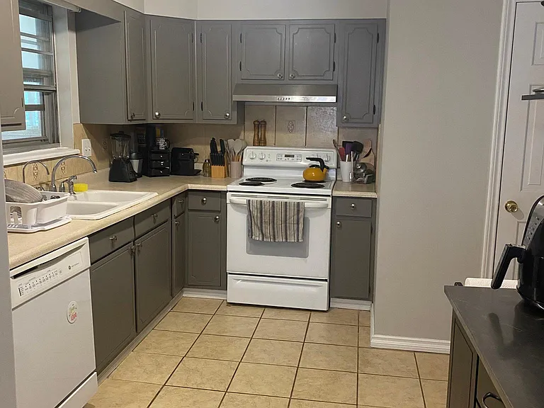 12424 E 13th Pl — Photo 9