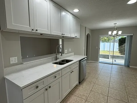 1631 Sherbourne St — Photo 8