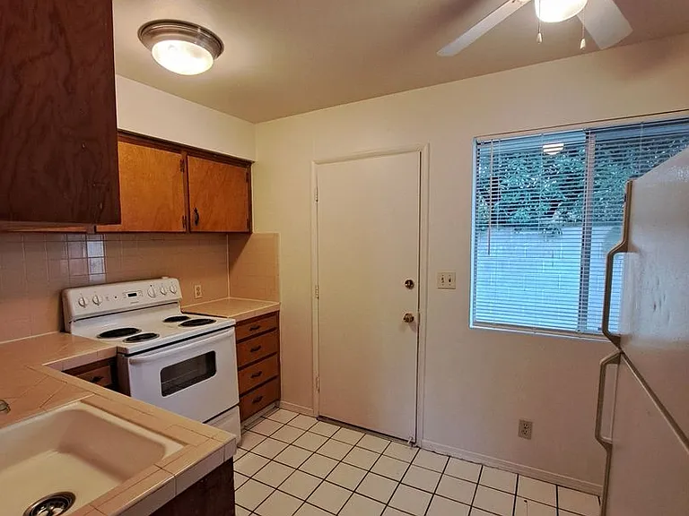 4302 - 4312 E Sierra Madre — Photo 5