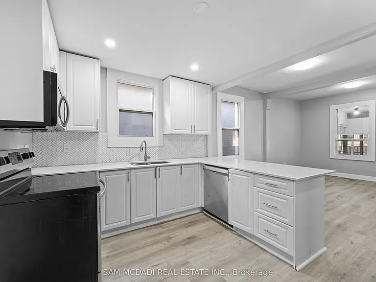 266 Beach Rd — Photo 10
