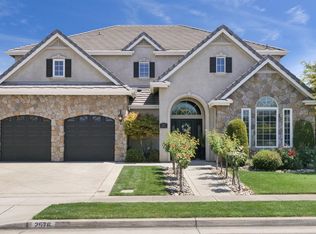 2576 Greenfield Ln, Lodi, CA 95242