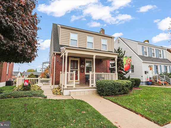 3rd image of 266 Princess St