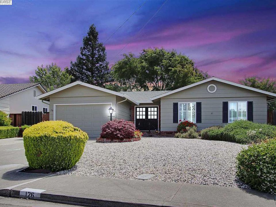 2nd image of 126 Dogwood Pl
