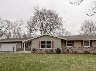 N88W18223 Duke St, Menomonee Falls, WI 53051
