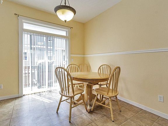 3rd image of 2784 SE Palmer Ct