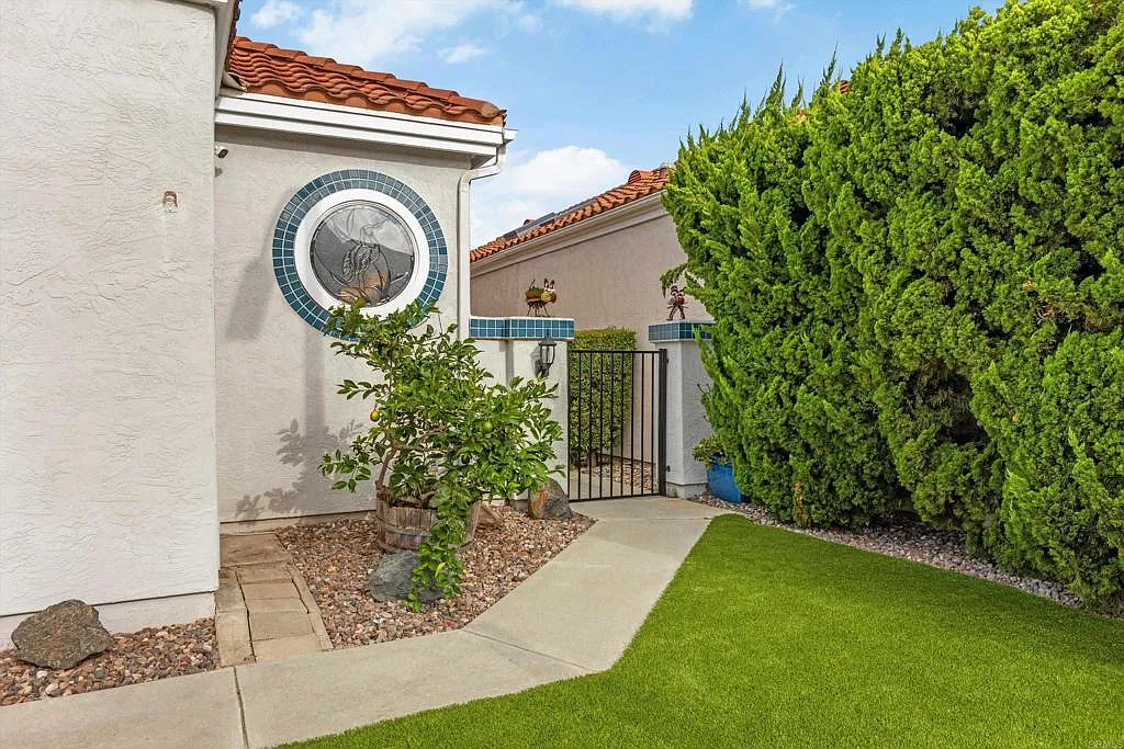2 bed, 2.0 bath, 1456 sqft, $5,000 — Photo 3