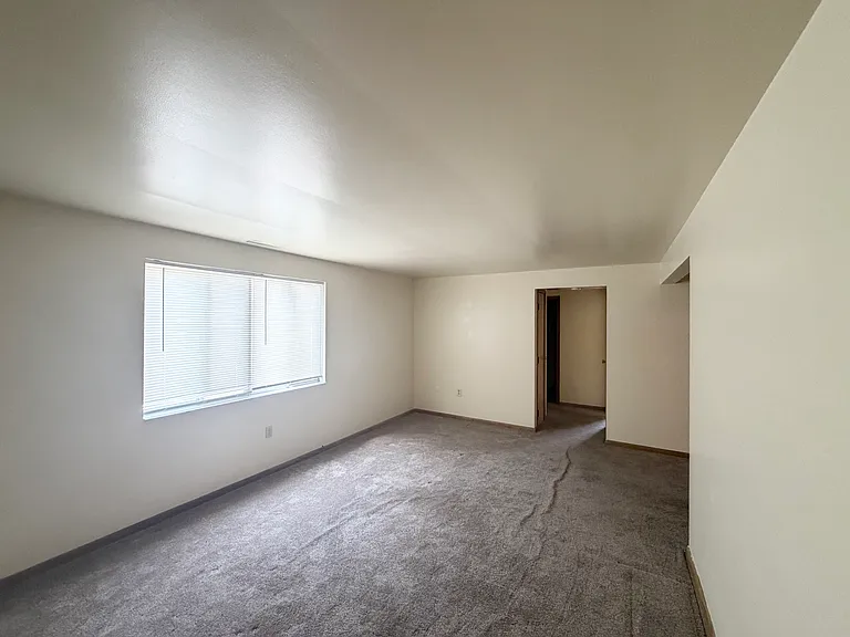 242 Noble Ave #105 — Photo 8