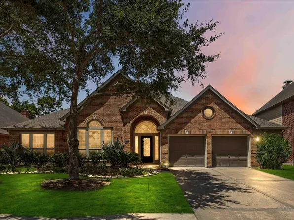 2712 Green Mountain Dr, Pearland, TX 77584