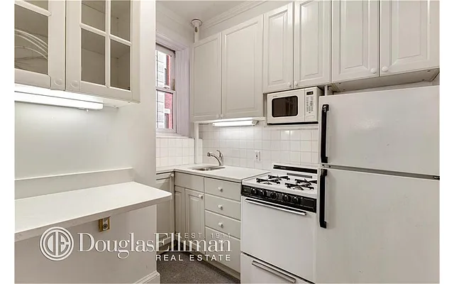 Rented by Douglas Elliman | media 6