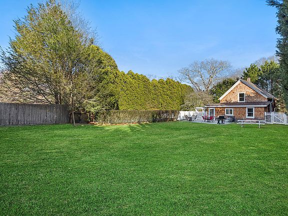 2nd image of 163 Three Mile Harbor Rd