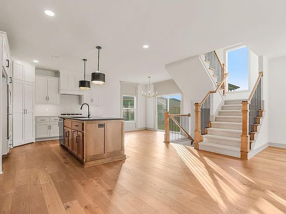 7th image of this home