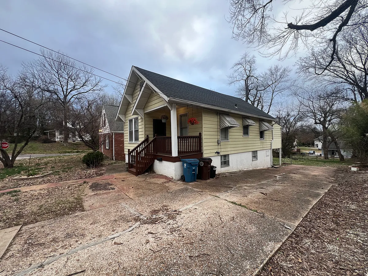side view of home - 406 Tiffin Ave