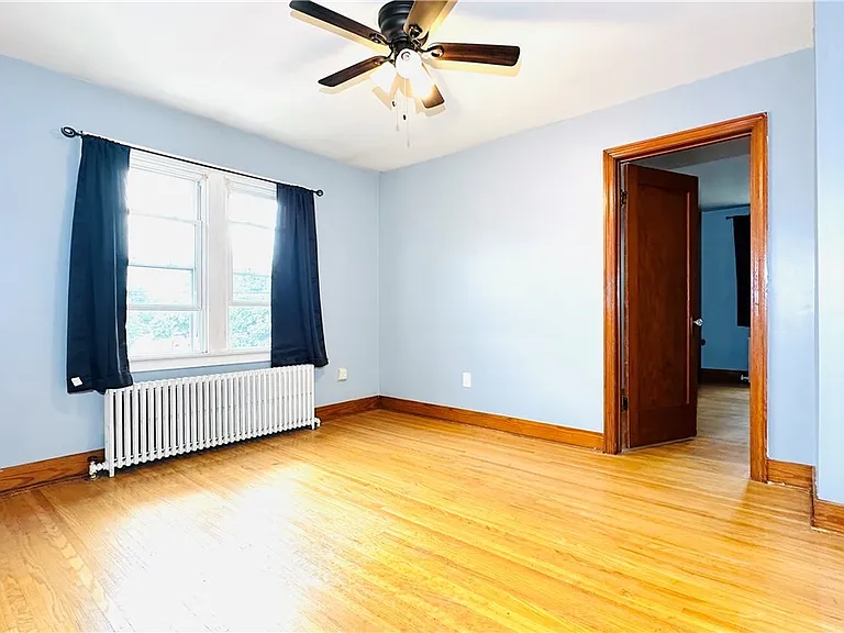 2498 Woodlawn Ave #UPPER — Photo 17