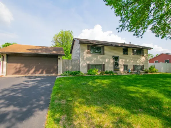 7840 Sierra Pkwy, Brooklyn Park, MN 55444