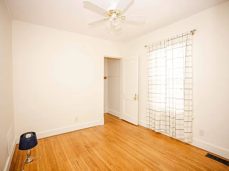 1554 Oak St #203 — Photo 19