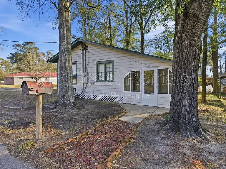 20 Martha Ave — Photo 28