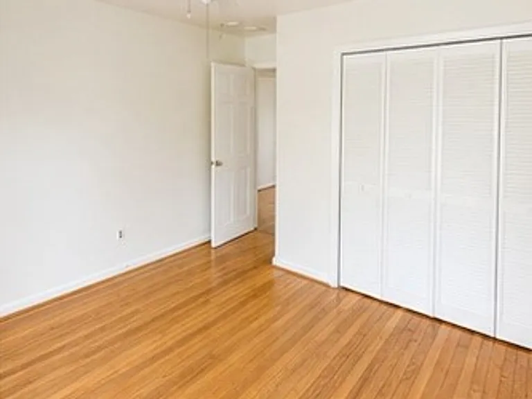 1509 Harbor View Rd #B — Photo 6