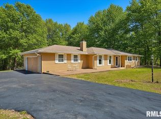 2353 Hollands Grove Rd, Washington, IL 61571