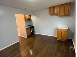 85 S Fulton St #2L, Woodbridge, NJ 07095