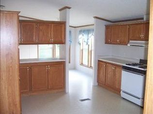 123 W 10th St, Gridley, IL
