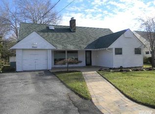 11 Emmet Ave, East Rockaway, NY 11518