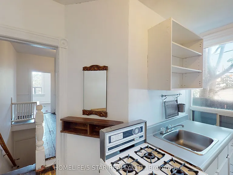 39 Humbert St #2 — Photo 11