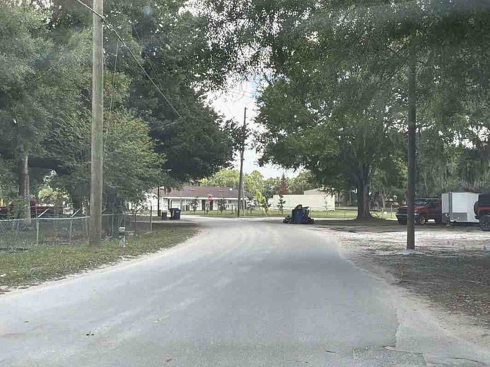 2nd image of 869 Anderson Ave