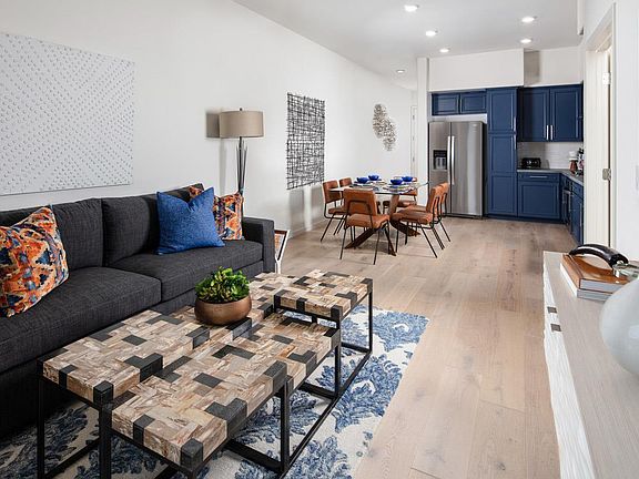 4th image of 382 Llano De Los Robles Ave #2