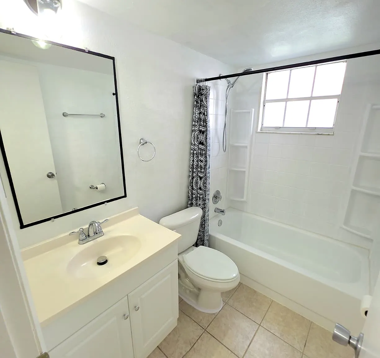 3 bed, 1029 sqft, $1,400 — Photo 4