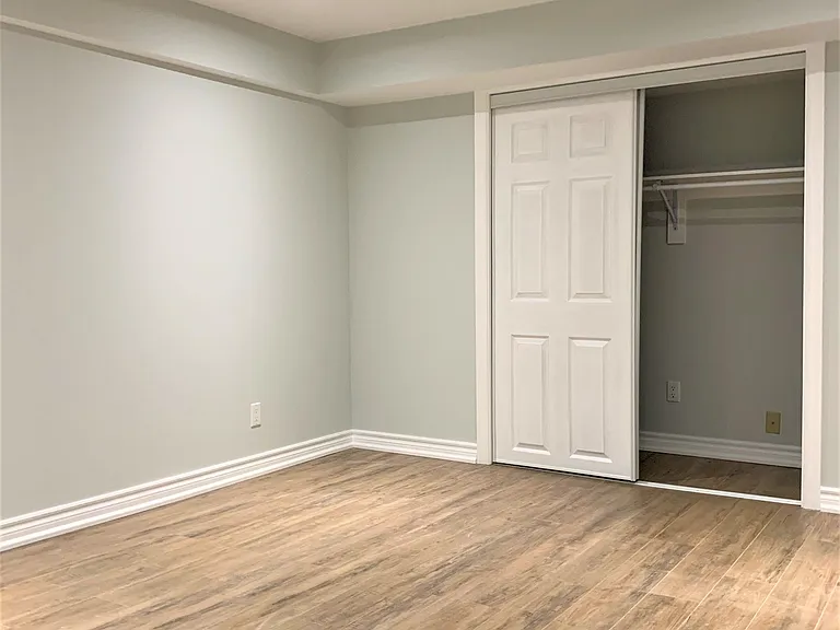 64 Mary Elizabeth Cres #BASEMENT — Photo 15