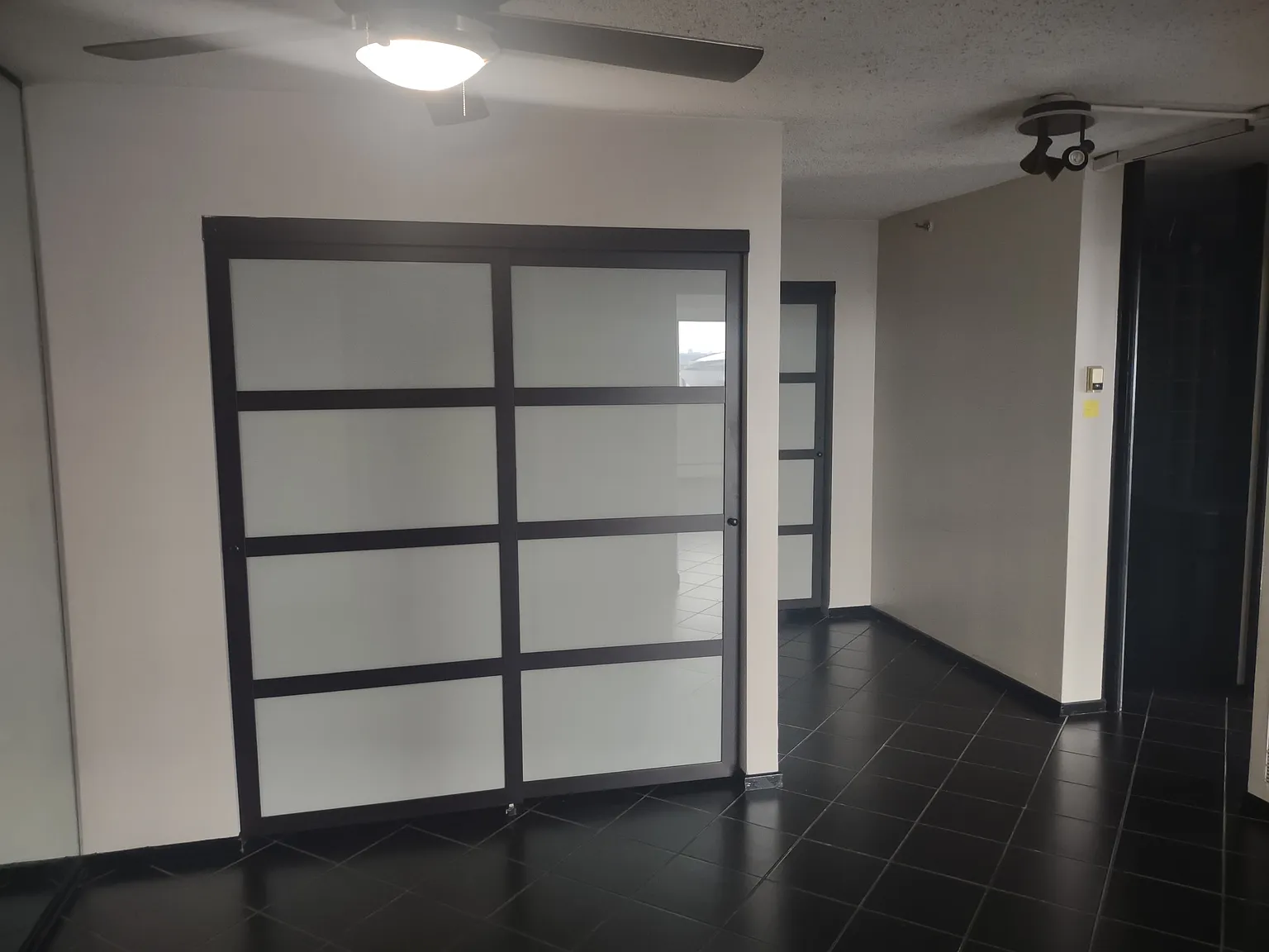 2 bed, 900 sqft, $1,810 — Photo 4