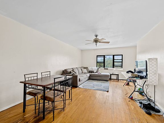 5th image of 208 Beach 32nd St