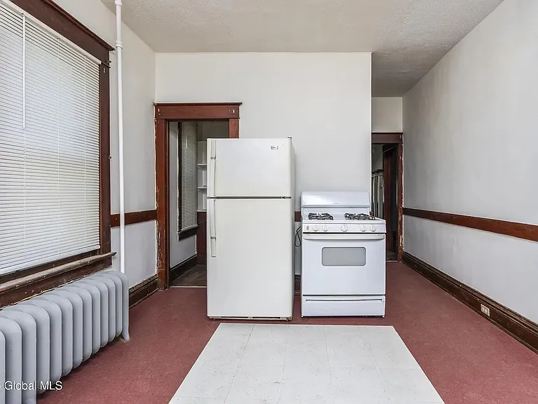 320 Saratoga St #1 — Photo 10