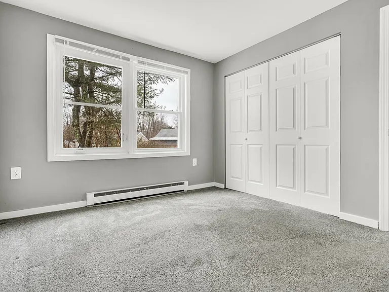 Tamarlane Apartments — Photo 22