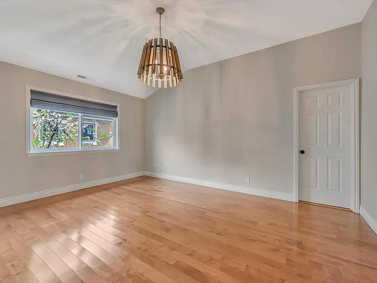 811 College Ave — Photo 36