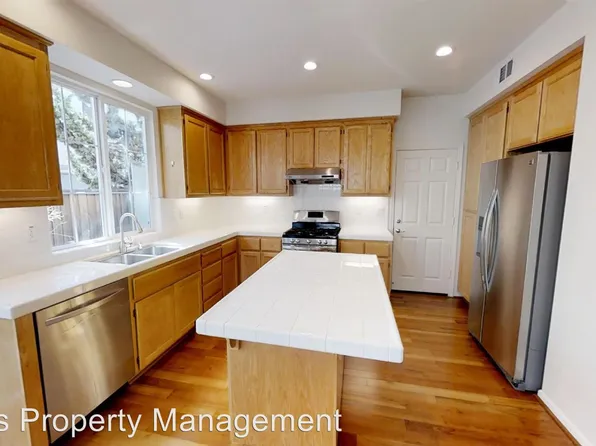 347 Accolade Dr, San Leandro, CA 94577