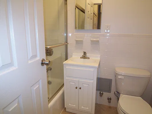 Rented by Fleet Realty | media 27