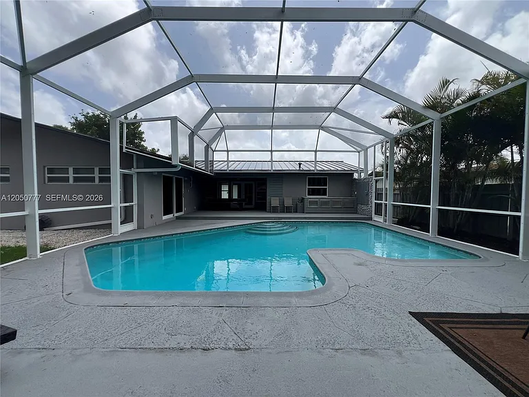 1405 N 46th Ave — Photo 18
