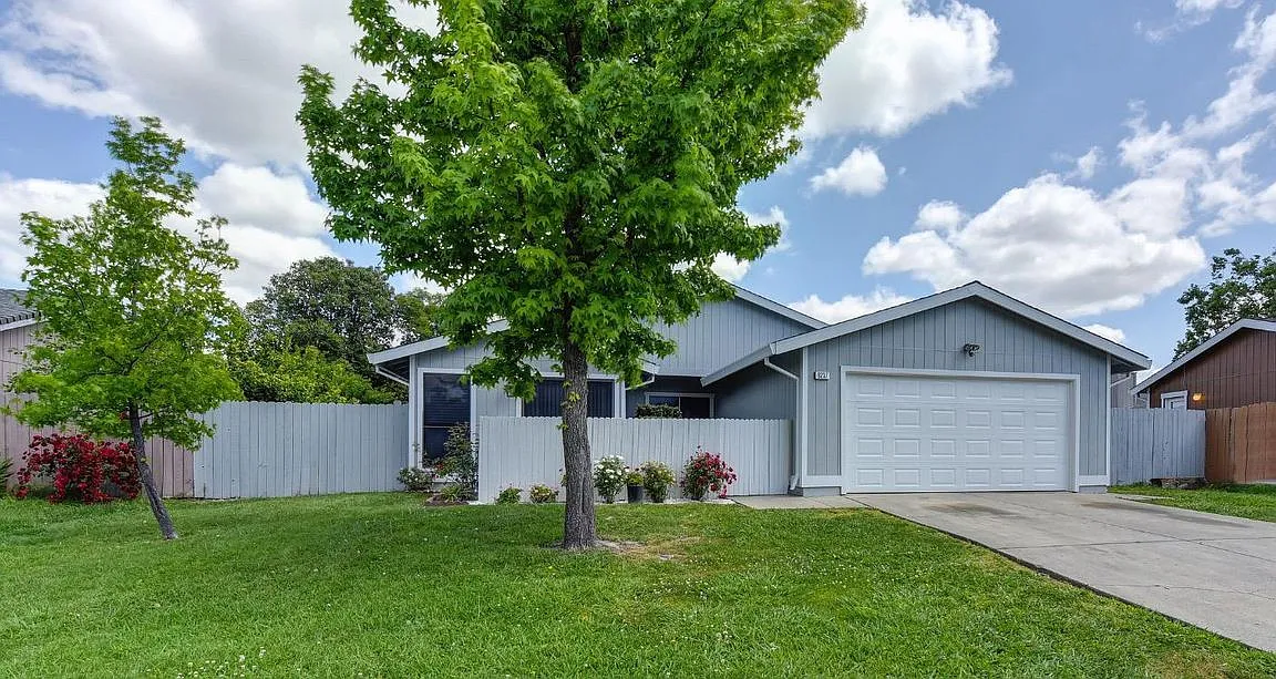 8237 Essen Way photo 1