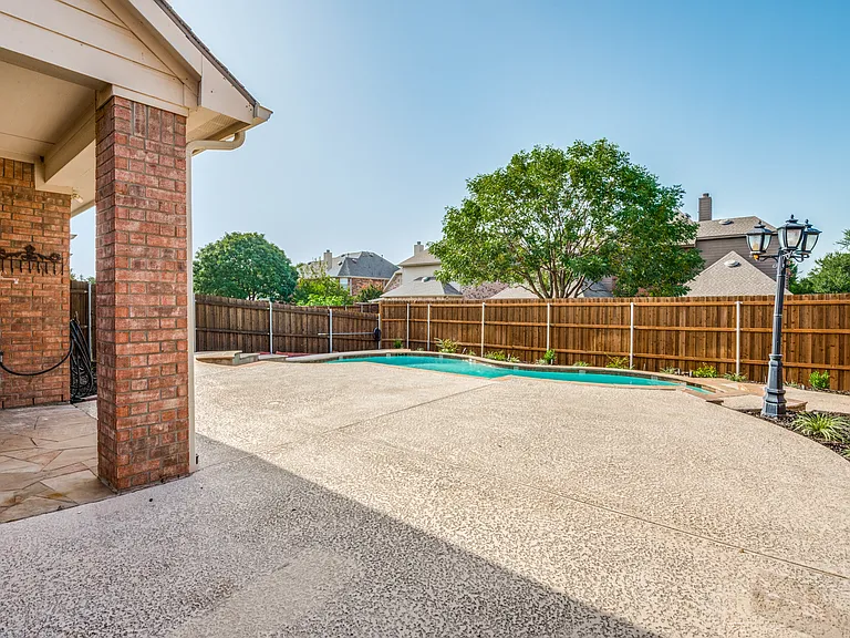 14575 Daneway Dr — Photo 35