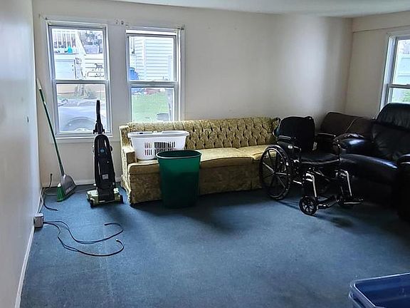 4th image of 109 Tinners Hill St